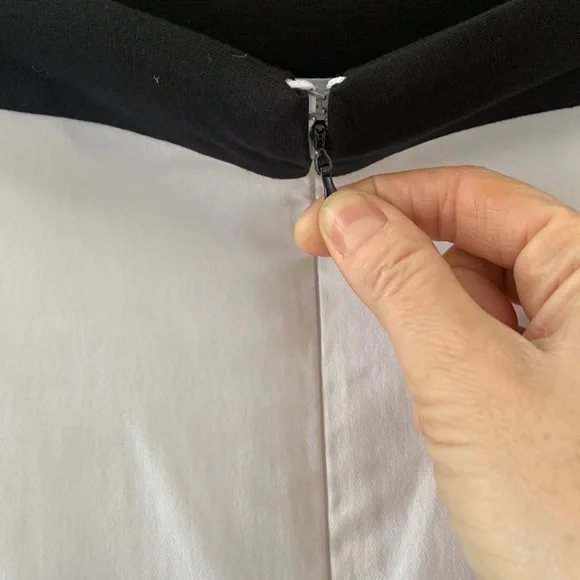 Le Château white skirt with black side panels, size 5/6 - Picture 4 of 5